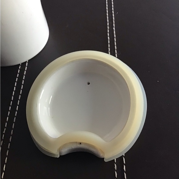 Rae Dunn Travel Mug - Picture 4 of 5